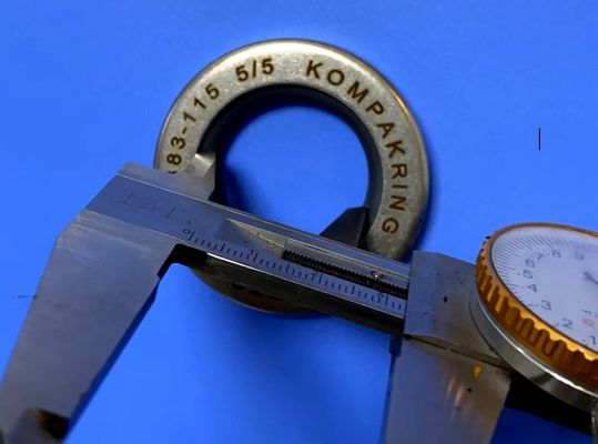 Sceaux d'huile à haute pression avec matériau PTFE en acier pour moteur de pompe à engrenages modèle P-51